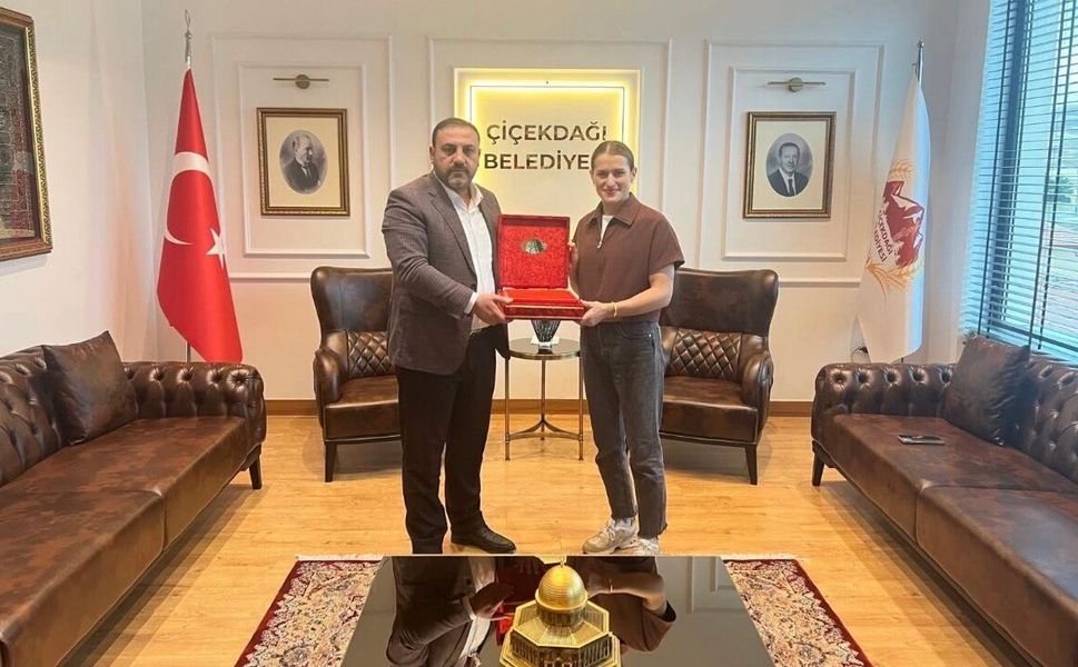 Milli Boksör Esra Yıldız Kahraman Çiçekdağı’nda