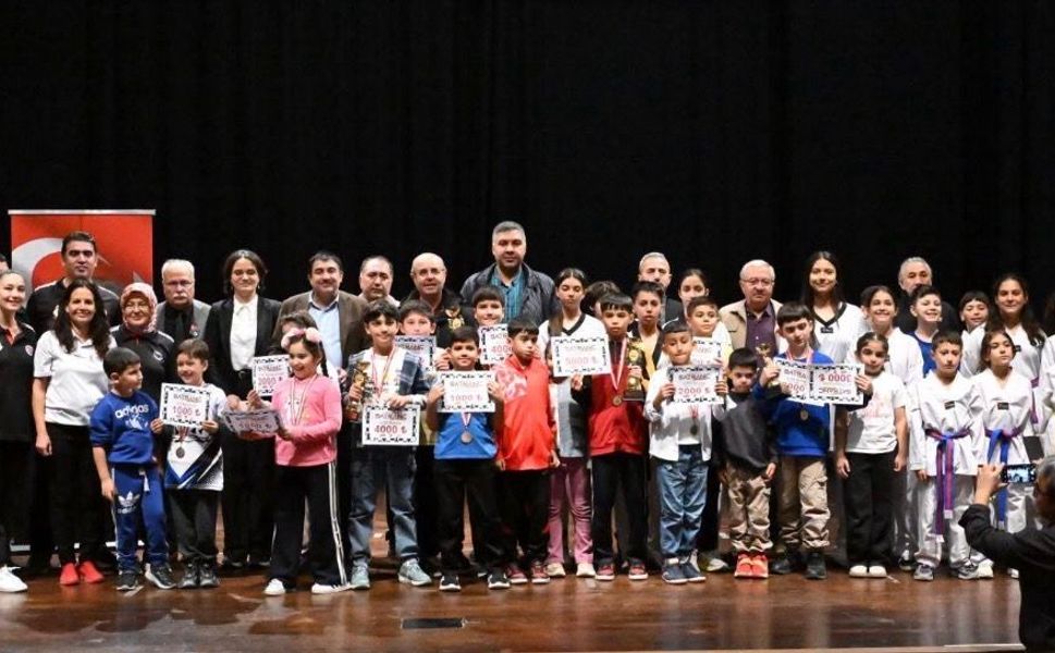 Kırşehir’de Genç Satranççılar Cumhuriyet İçin Yarıştı