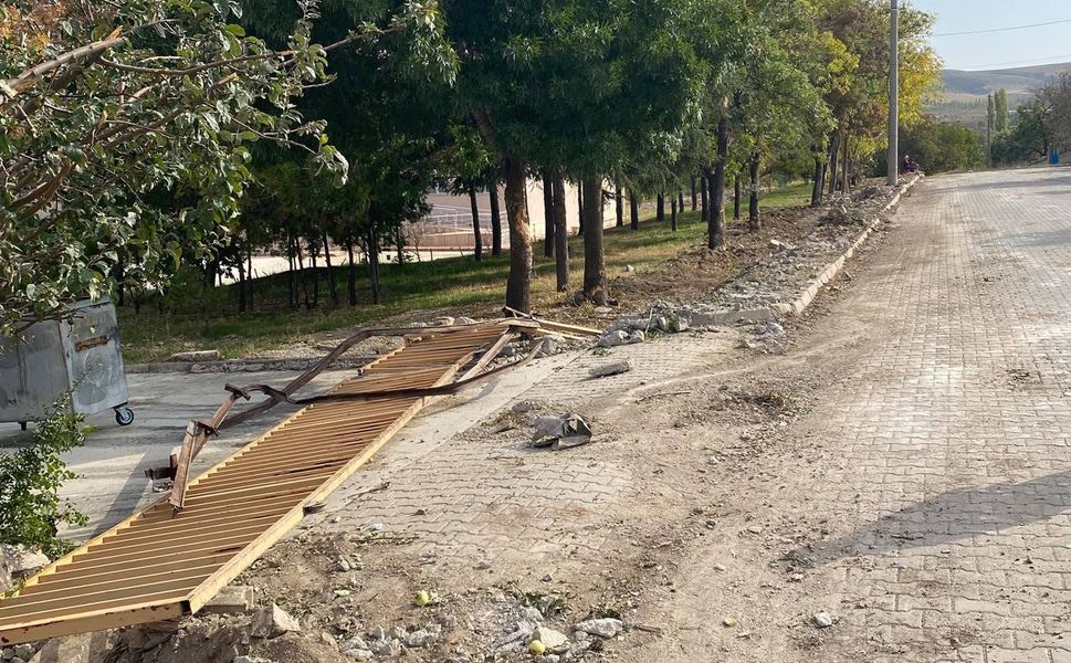 Kırşehir Akpınar’da okulların onarım çalışmaları başladı
