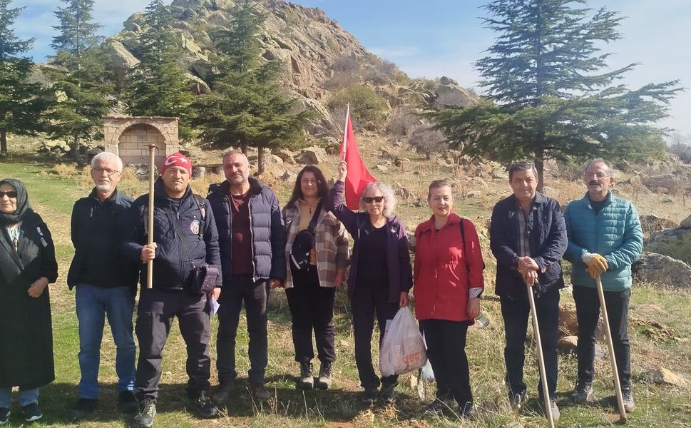 Kırşehir’de Cumhuriyet’in 103. yılında şehitler adına 9.167 tohum toprakla buluşturuldu