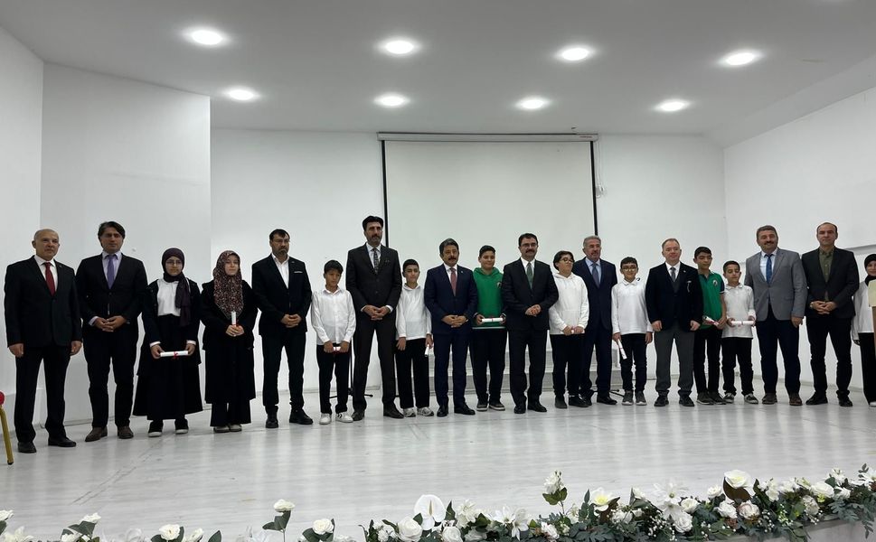 Kırşehir’de İmam Hatiplerin 75. yılı kutlandı, hafızlara ödül verildi