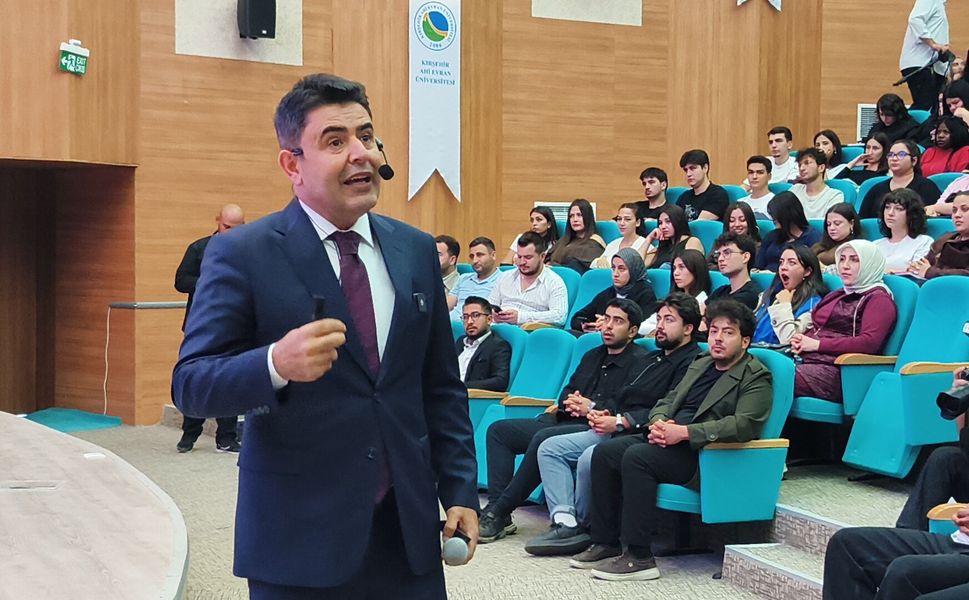 Kırşehir’de UFEST coşkusu yaşandı! Bakan Yardımcısı Boyraz gençlerle buluştu