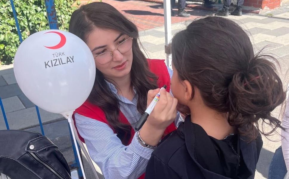 Kızılay gönüllüleri Kaman’da iyilik için meydanda
