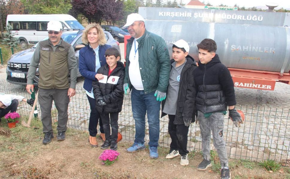 Özel Gereksinimli Öğrenciler Çiçek ve Lavanta Dikti
