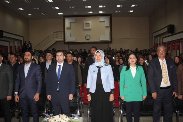 Çetin, Türk Kültüründe Kadının Her Zaman Güçlü Olduğunu Vurguladı