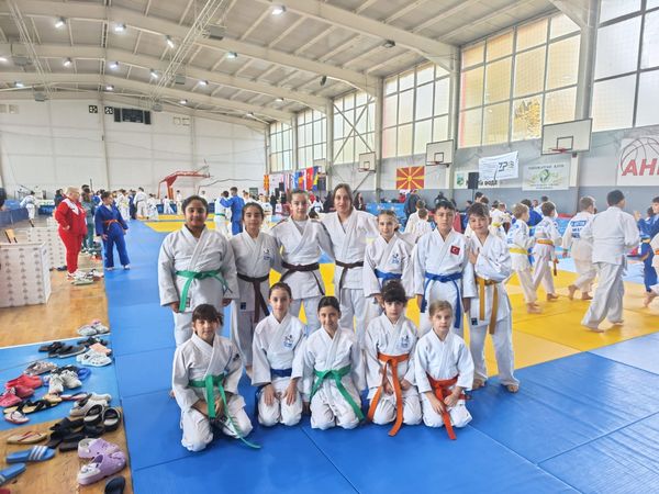 Kırşehirli Sporcular Makedonya’dan Ödüllerle Döndüler