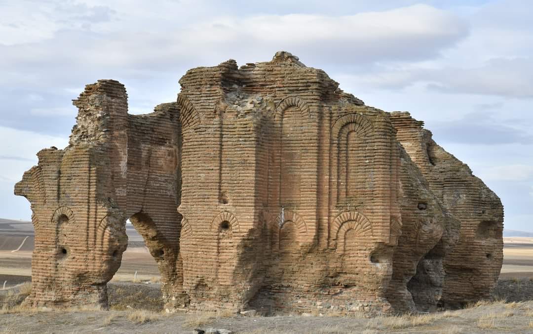 Üç Ayak Kilisesi