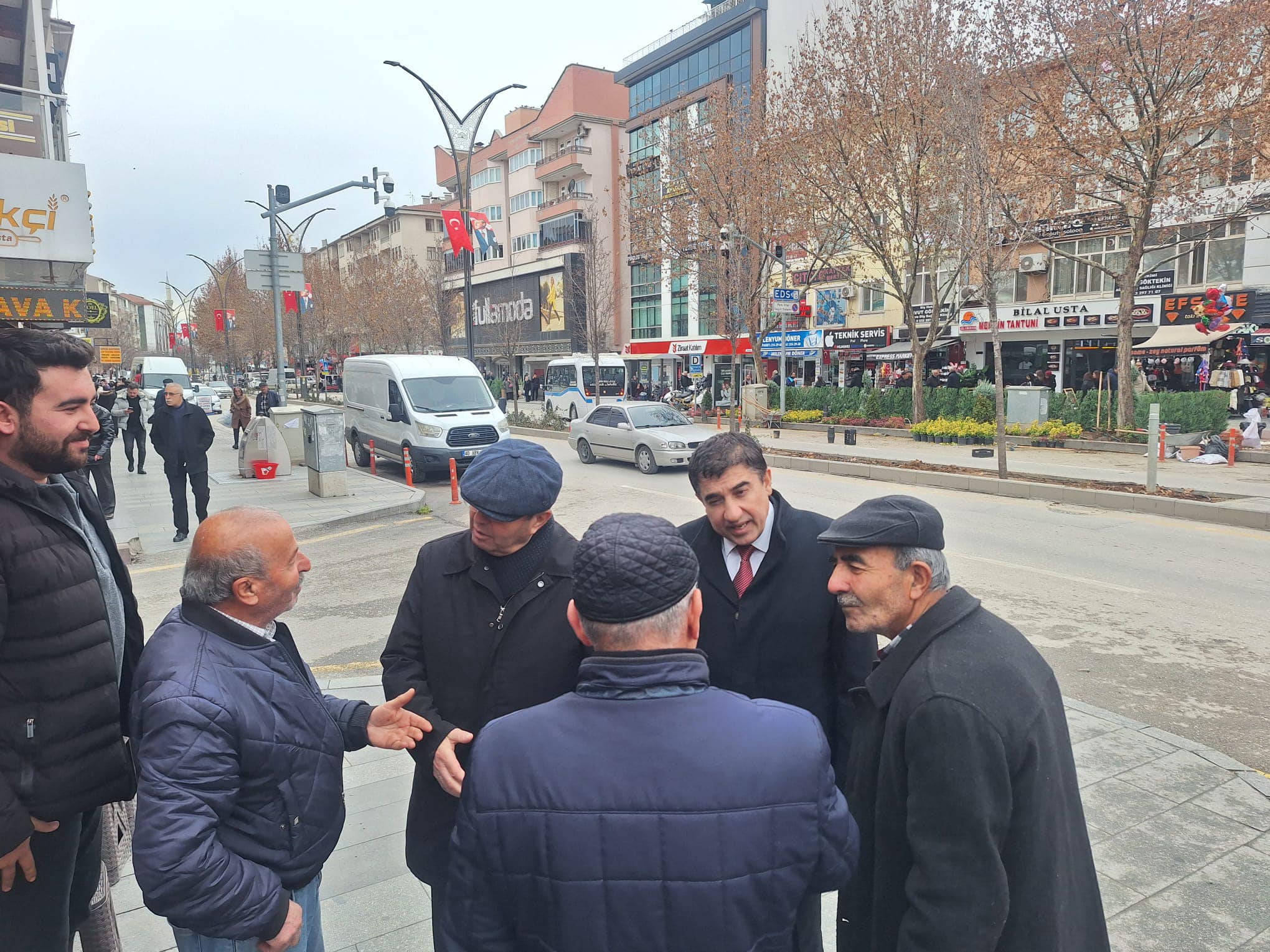 İlhan Ve Ekicioğlu, Esnaf Ve Vatandaşlarla Bir Araya Geldiler1