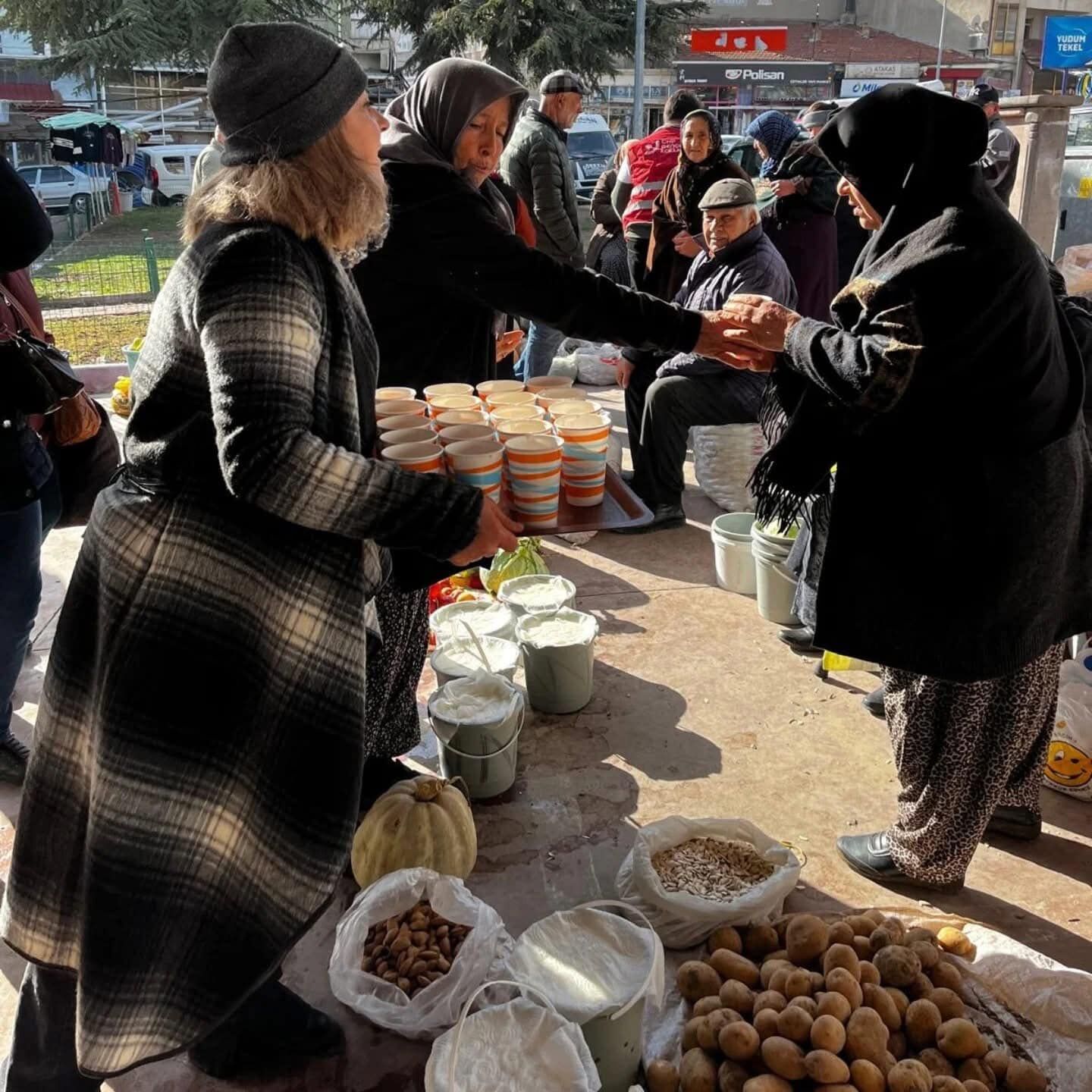 Pazar Yerinde Çorba Ikram Ettiler (5)