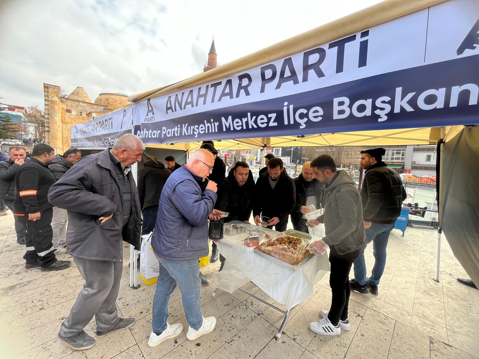 Anahtar Parti, Hayatını Kaybedenler Için Lokma Dağıttı