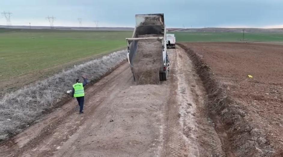 Sürüş Güvenliği Için Stabilize Yollar Yeniden Onarılıyor (1)