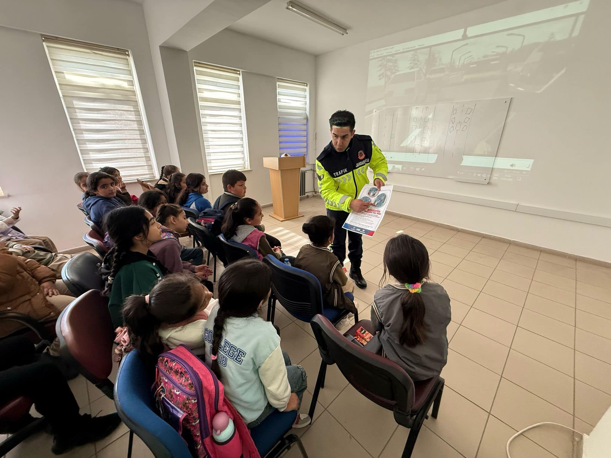 Çiçekdağı’nda Miniklere Trafik Eğitimi1