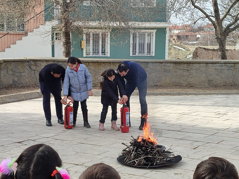 Deprem Haftası Çerçevesinde Öğrencilere Afet Farkındalık Eğitimi2