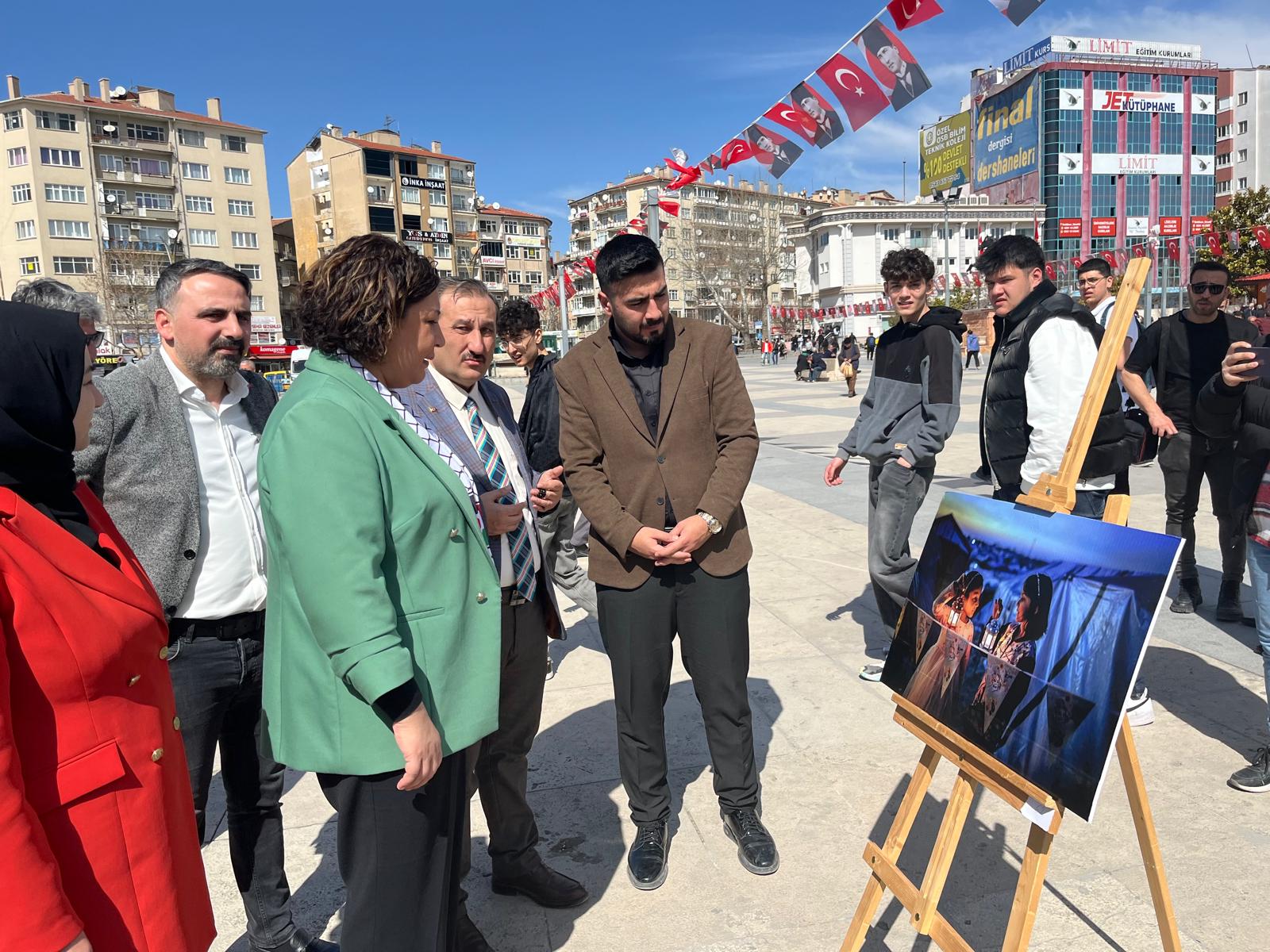 Gençlik Kolları’ndan Gazze’de Ramazan Fotoğraf Sergisi1