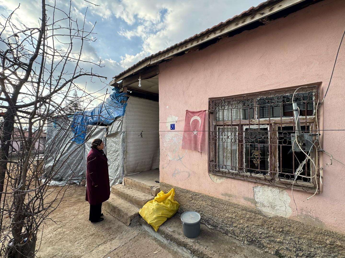 Kapılara Çalarak Çocuklarla Gönül Bağı Kurdu!1