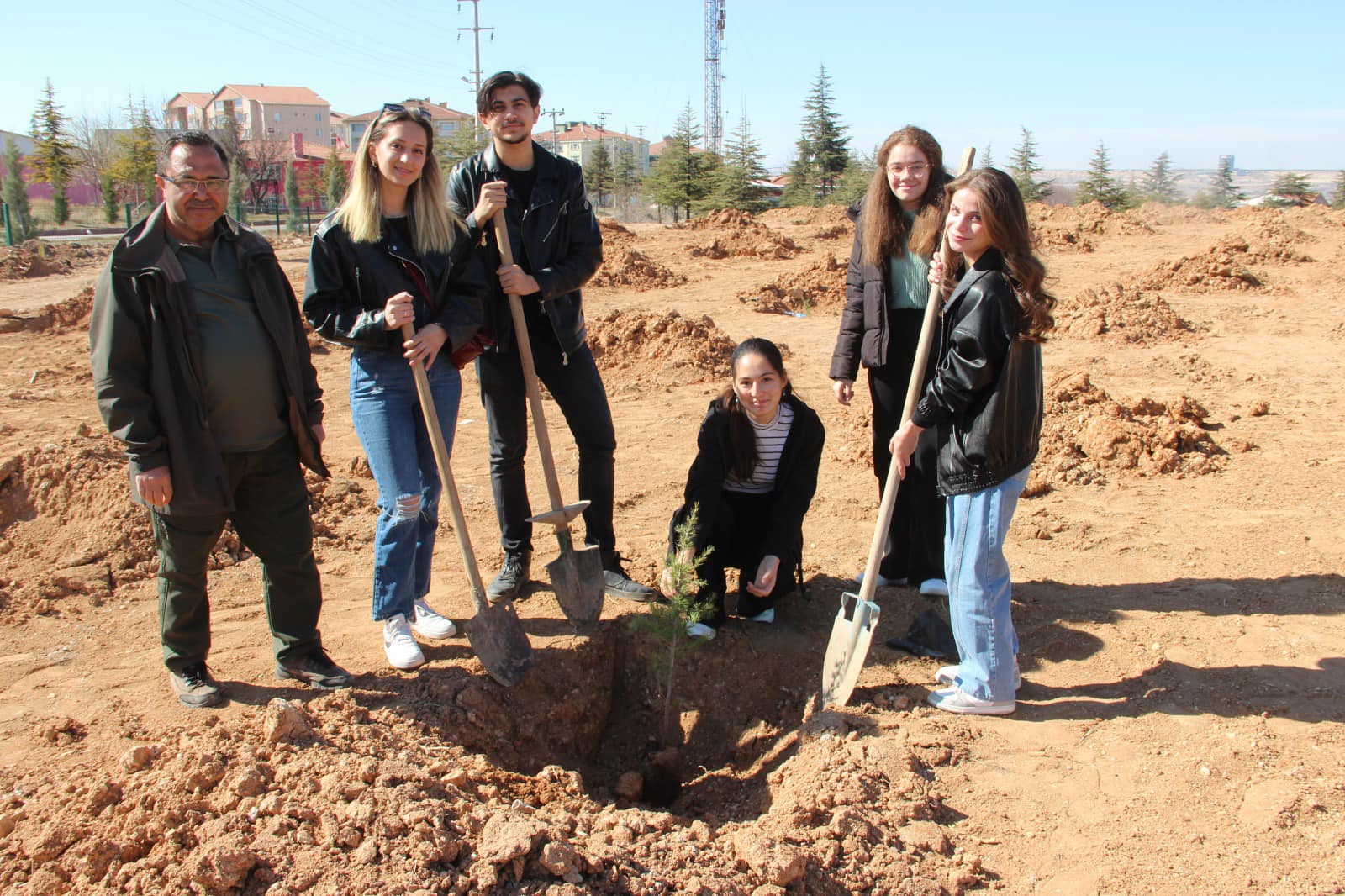 Kırşehir'de Gençler, Yeşil Alanları Geleceğe Taşıdı3