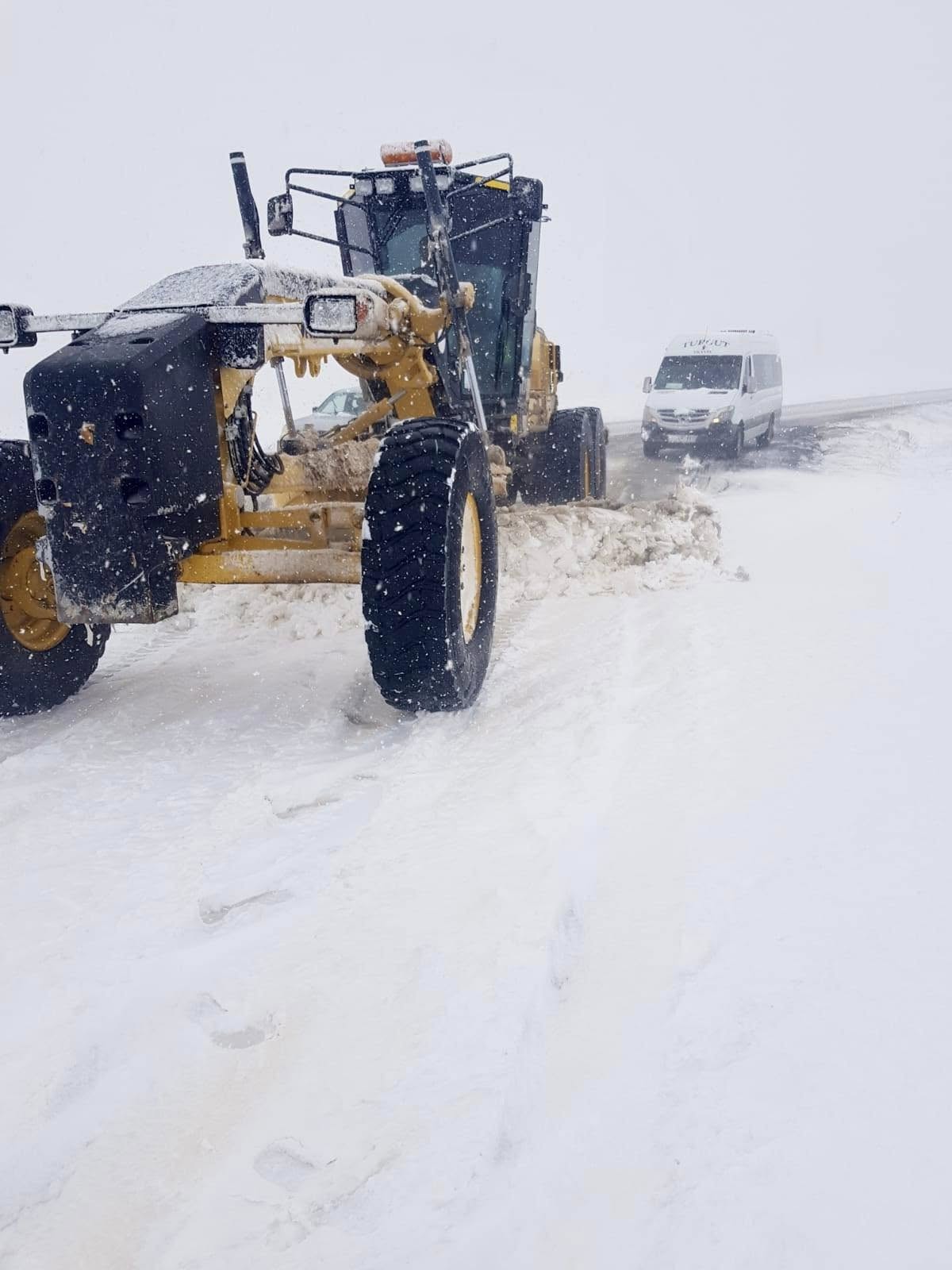 Kırşehir’de Yolda Kalanlara Destek! 1