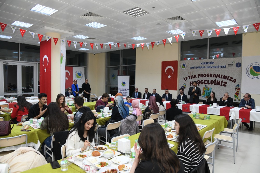 Tıbbiyelilerin Kahramanlık Hikâyesi Kırşehir’de Yankılandı10