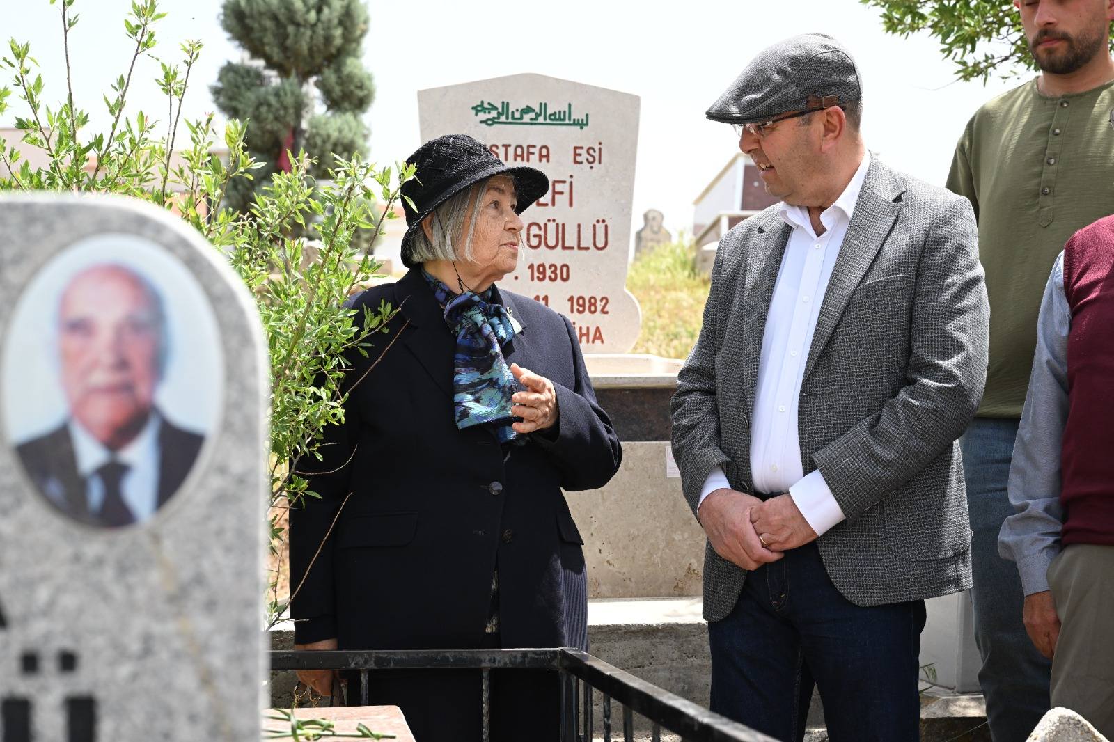 Ahi Baba Karagüllü, Kabri Başında Anıldı1