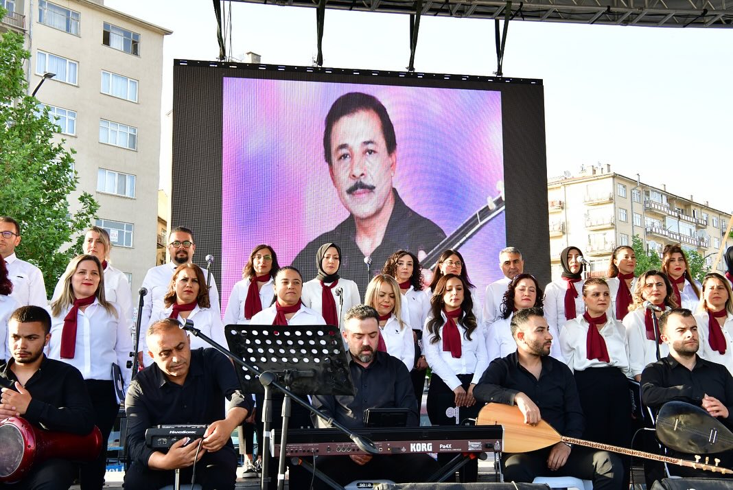 Bakan Yardımcısı Yelkenci, Maarif Korosu’ndan Türküler Dinledi1