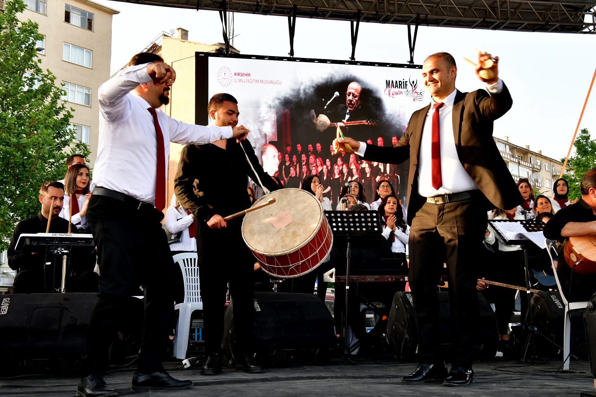 Bakan Yardımcısı Yelkenci, Maarif Korosu’ndan Türküler Dinledi3