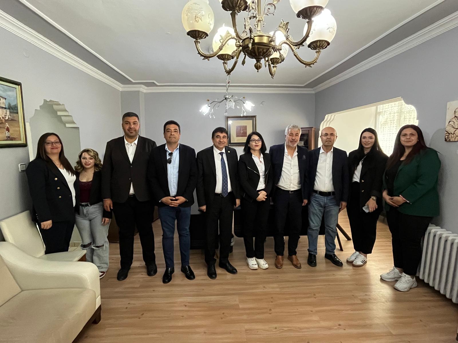 Belediye Başkanı Ve Chp Heyeti Haber Merkezinde 1