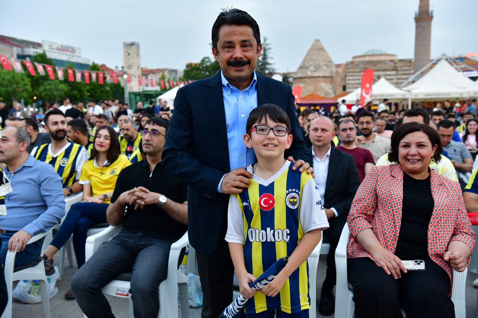 Cacabey Meydanı’nda Şampiyonluk Heyecanı Yaşandı