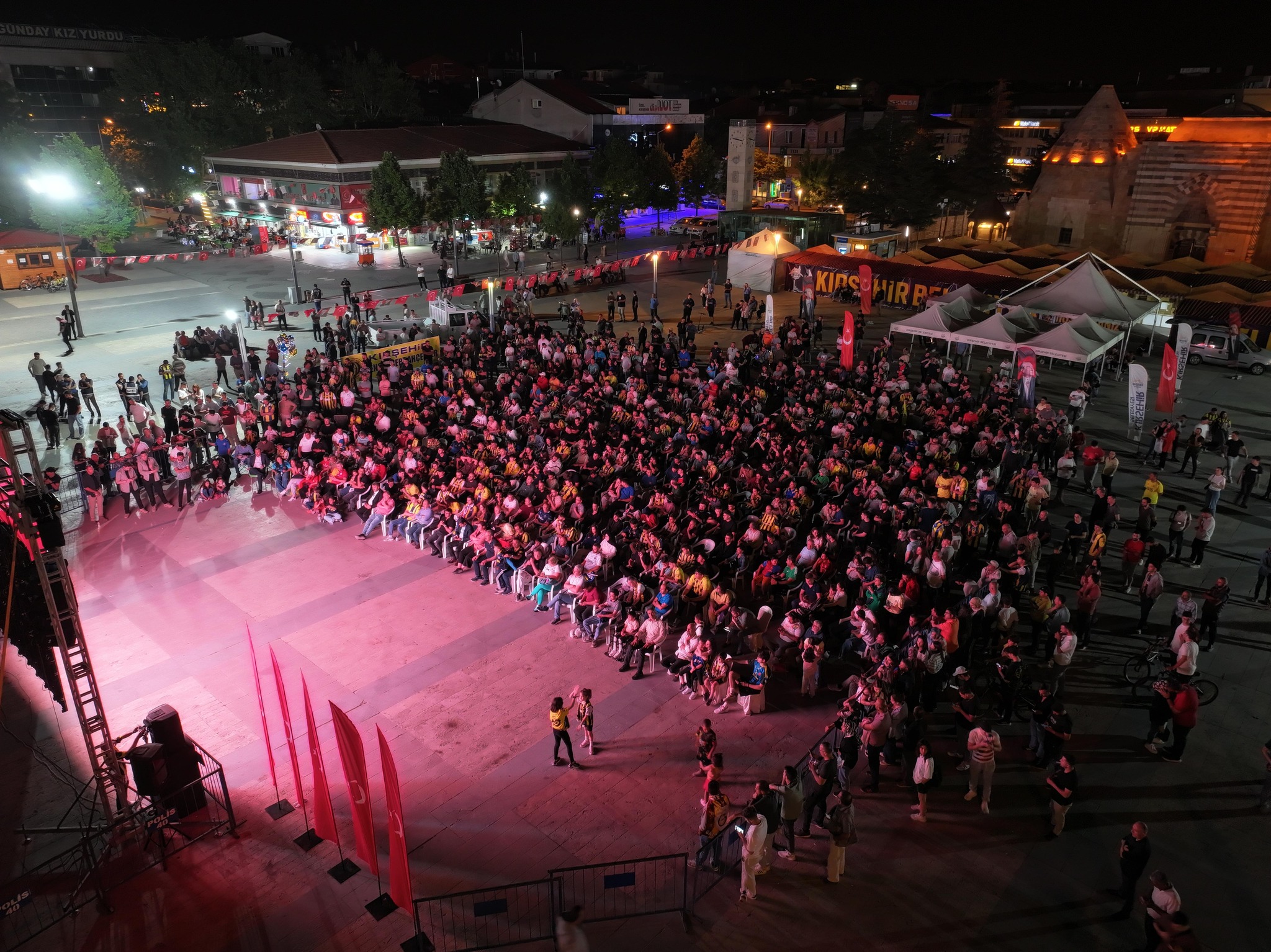 Cacabey Meydanı’nda Şampiyonluk Heyecanı Yaşandı3
