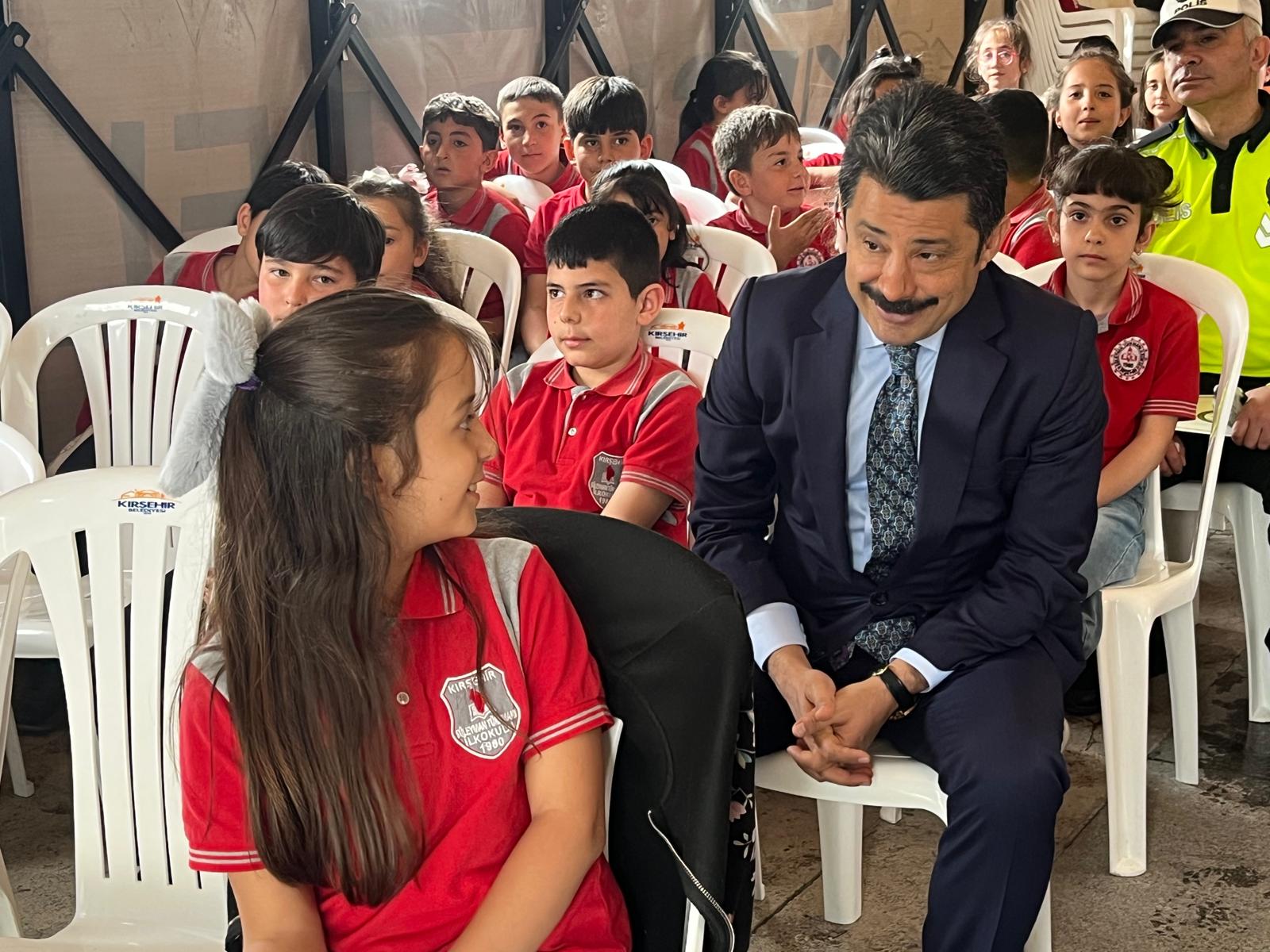 Cacabey Meydanı’nda Trafik Güvenliği Için Bilinç Kazandırılıyor (11)