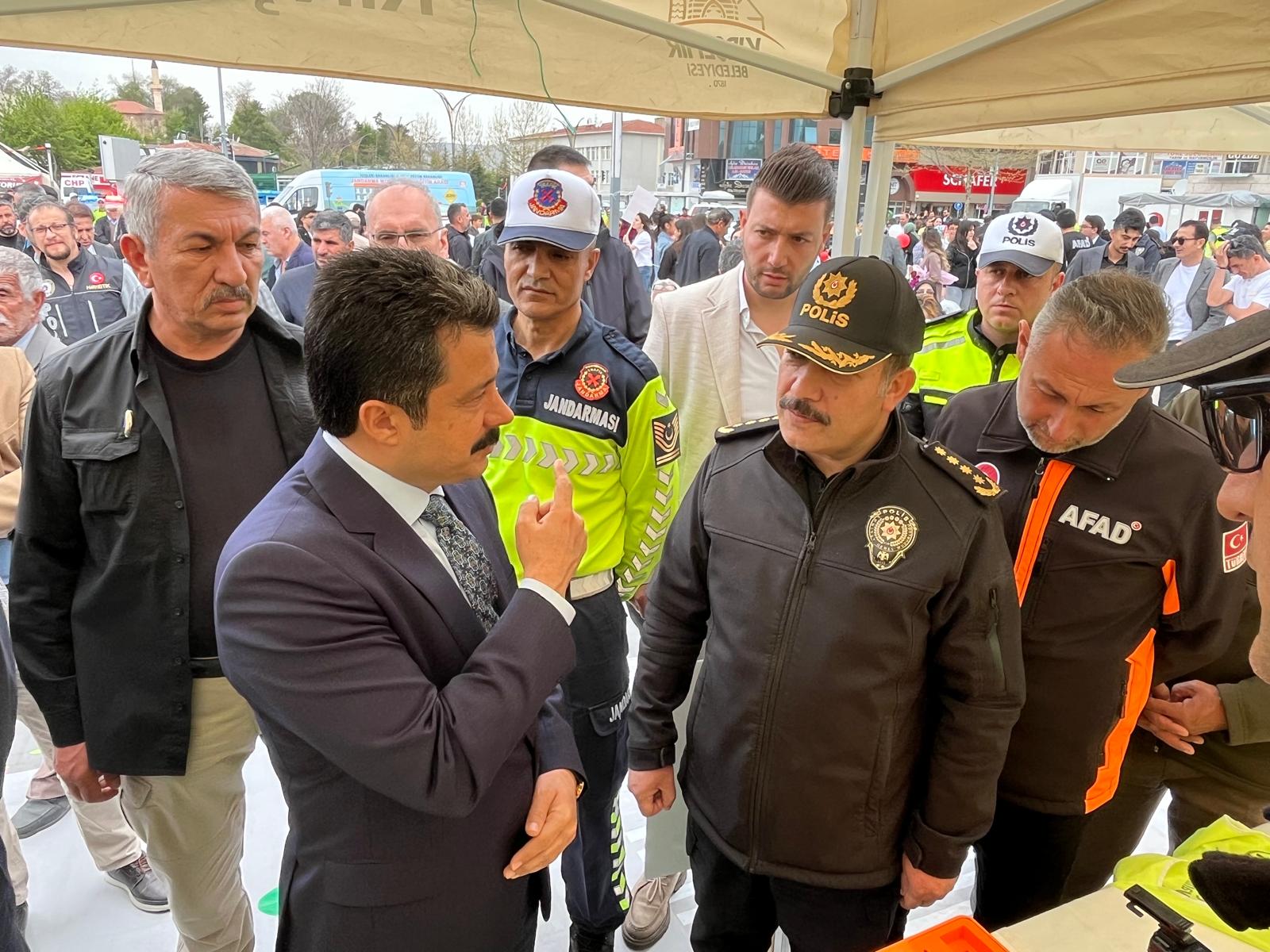 Cacabey Meydanı’nda Trafik Güvenliği Için Bilinç Kazandırılıyor (17)