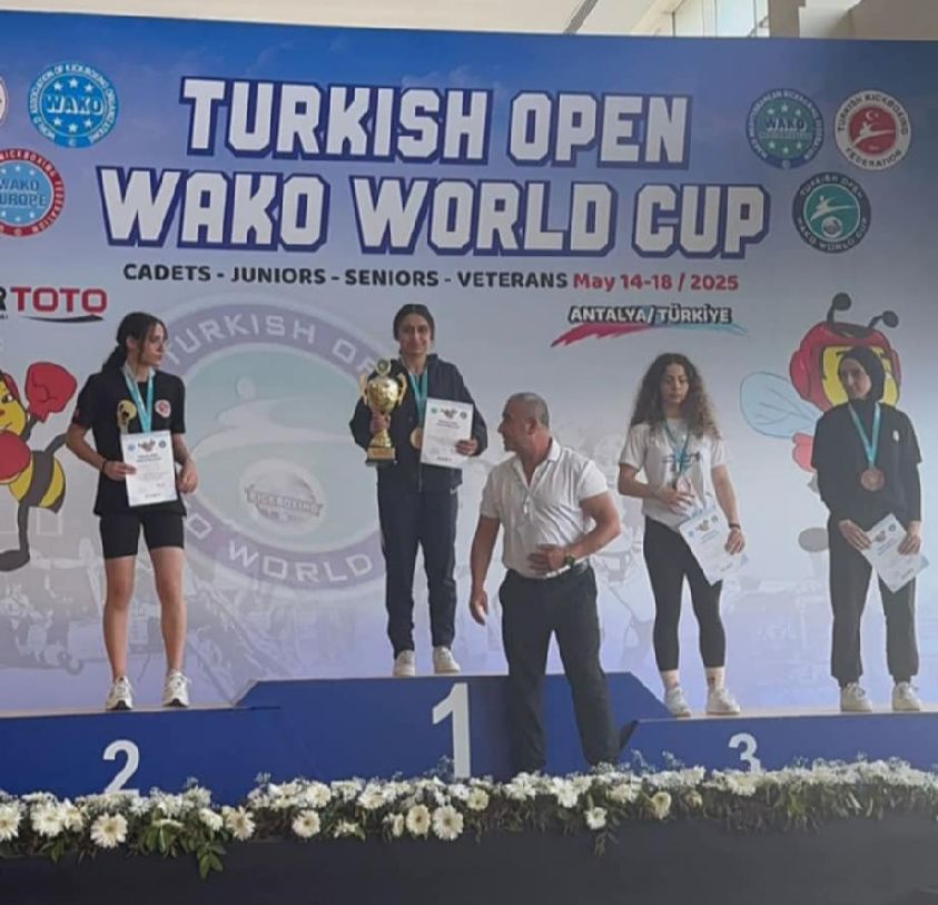 Elif Traş