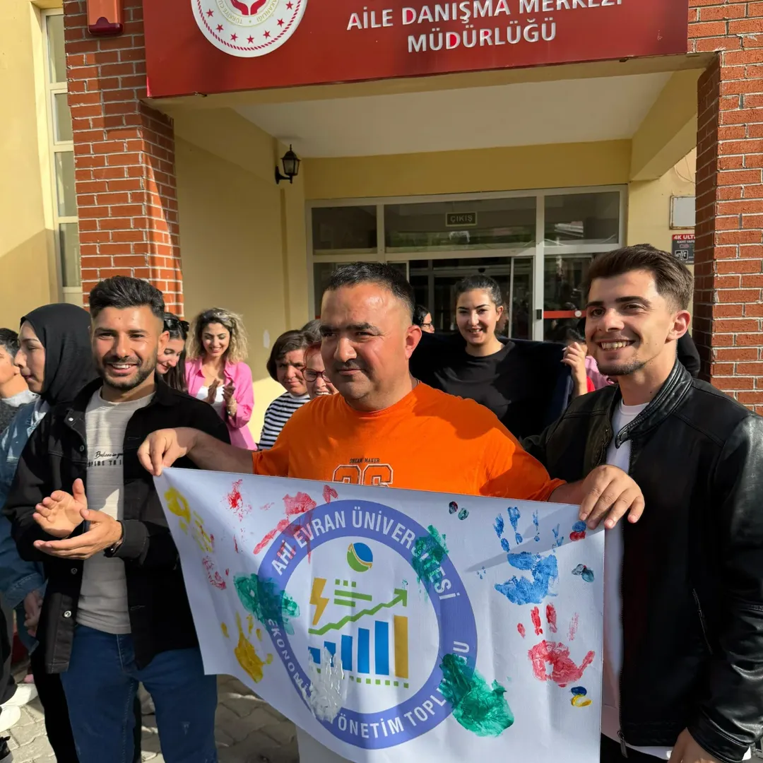 Engelliler Haftası'nda, Ekonomi Ve Yönetim Topluluğu Olarak Kalplerimiz Sevgiyle Dolup Taştı. Kırşehir Beyazay Derneği Şube Başkanı Sayın Adnan Göçmen Ile Bir Araya Gelerek Engelli Kardeşlerimizle Unutulm (1)