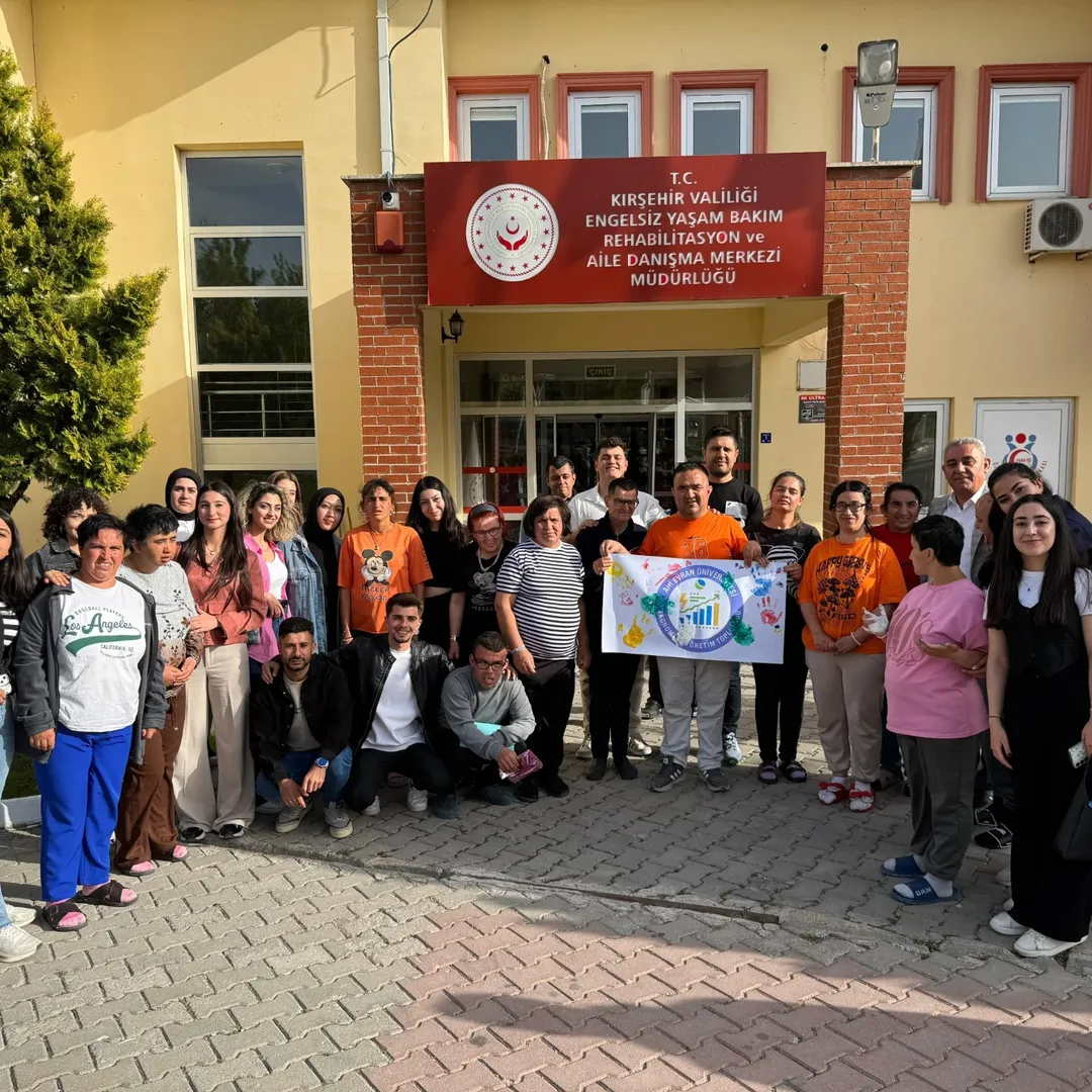 Engelliler Haftası'nda, Ekonomi Ve Yönetim Topluluğu Olarak Kalplerimiz Sevgiyle Dolup Taştı. Kırşehir Beyazay Derneği Şube Başkanı Sayın Adnan Göçmen Ile Bir Araya Gelerek Engelli Kardeşlerimizle Unutulm (8)