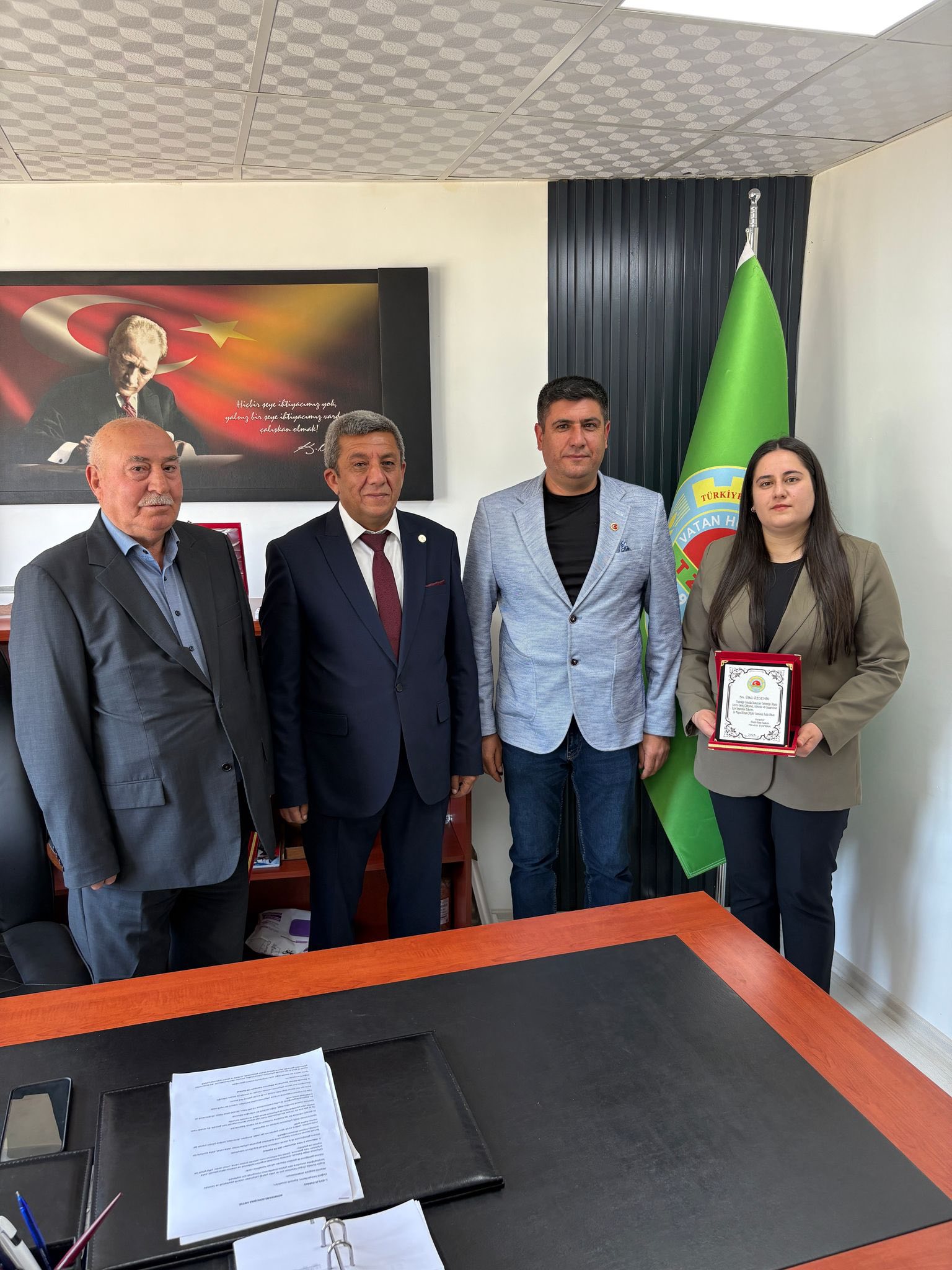 Gençlere Ve Emektarlara Plaket3