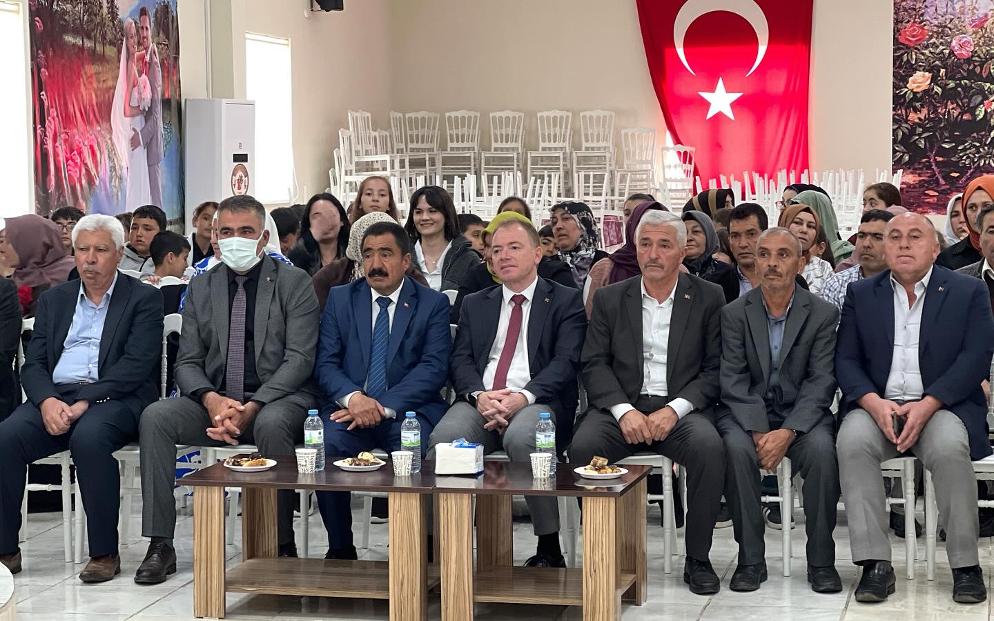Gülşen, Öğrencilerin Mezuniyet Coşkusuna Ortak Oldu
