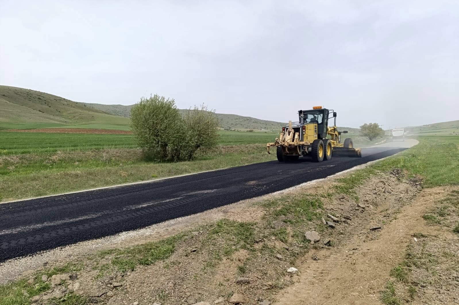 Karıncalı Yolunda Asfalt Ve Düzeltme Çalışması Yapıldı2
