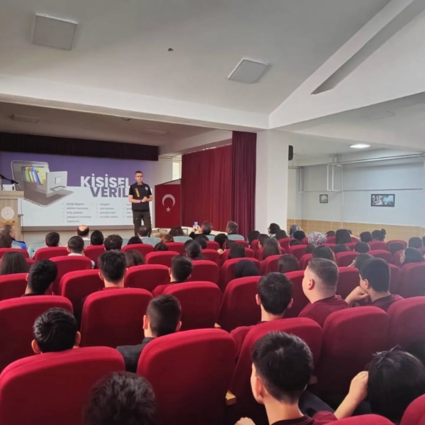 Kırşehir Polisi Dijital Tehlikelere Karşı Alarmda 4