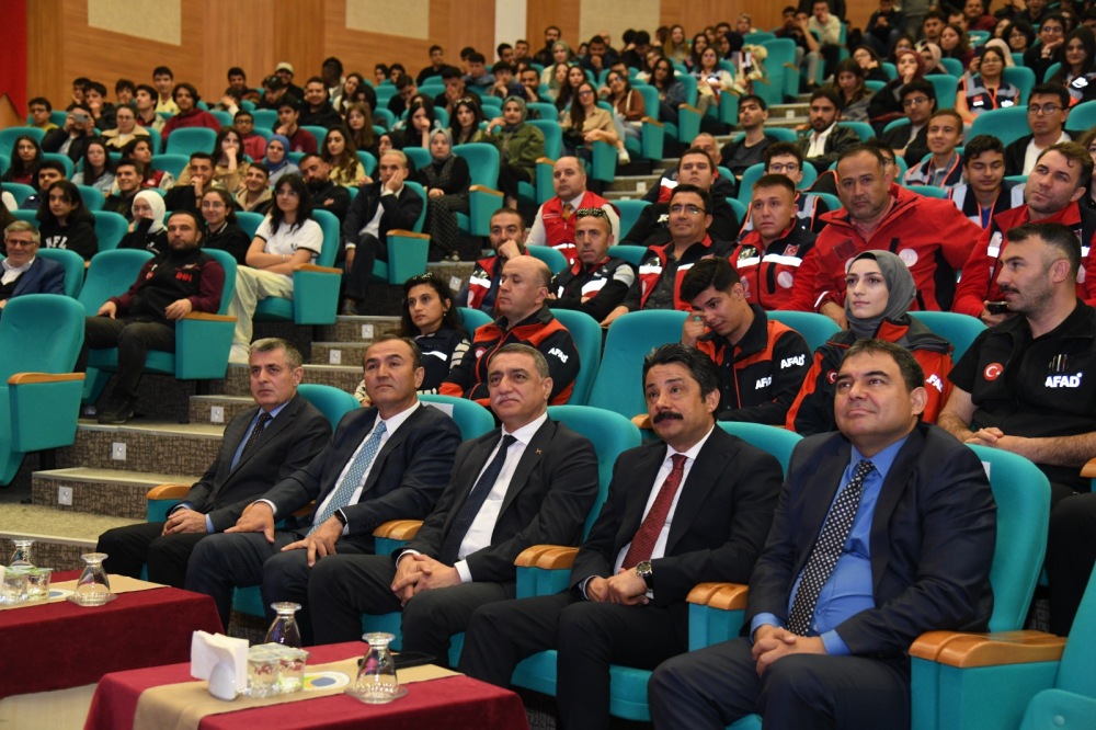 Kırşehir’de Deprem Gerçeği Konuşuldu, Gönüllülük Ve Hazırlık Vurgusu Yapıldı