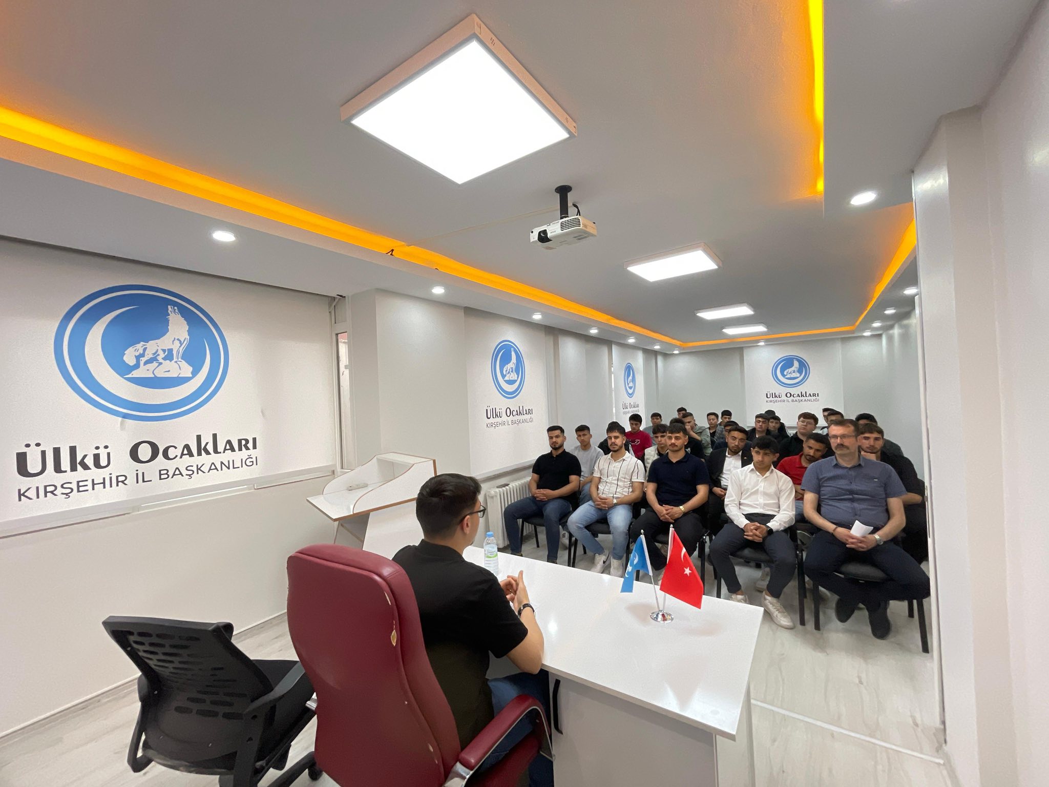Kırşehir'de Eski Türklerde Din Ve Ahmet Yesevi Anlayışı Konuşuldu 3