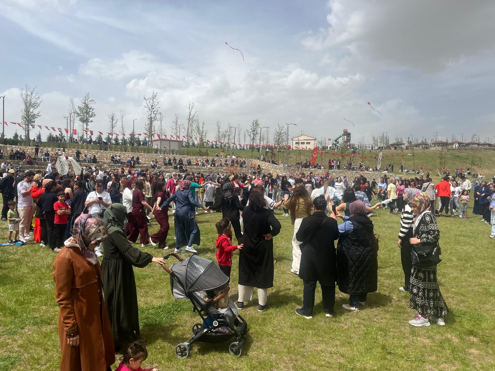 Kırşehir’de Hıdırellez Ateşi Yandı, Binlerce Kişi Baharı Karşıladı (5)