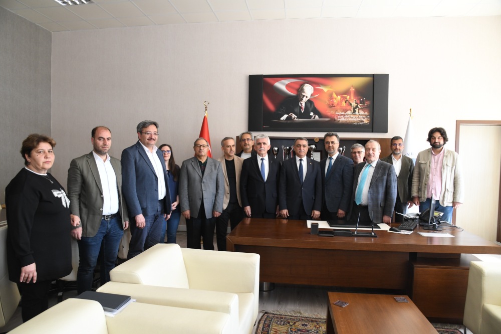 Selçuk, Fen Edebiyat Fakültesi’ne Dekan Vekili Olarak Atandı3