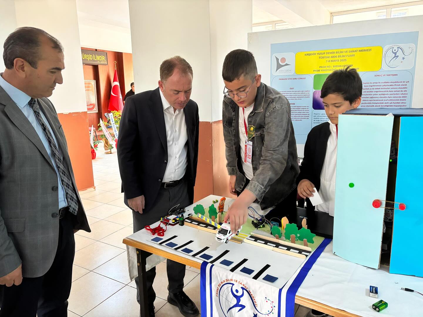 Tübi̇tak 4006 Bilim Fuarı’nda Öğrenciler Yaratıcılığını Sergiledi4
