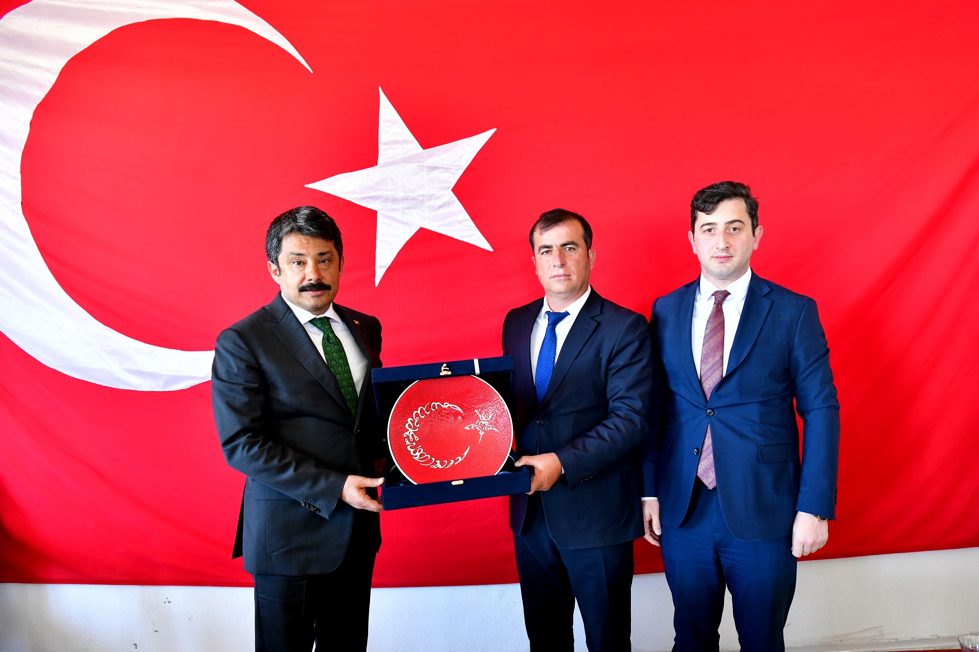Vali Demiryürek, Muhtarlarla Ve Vatandaşlarla Çözüm Odaklı Buluştu4