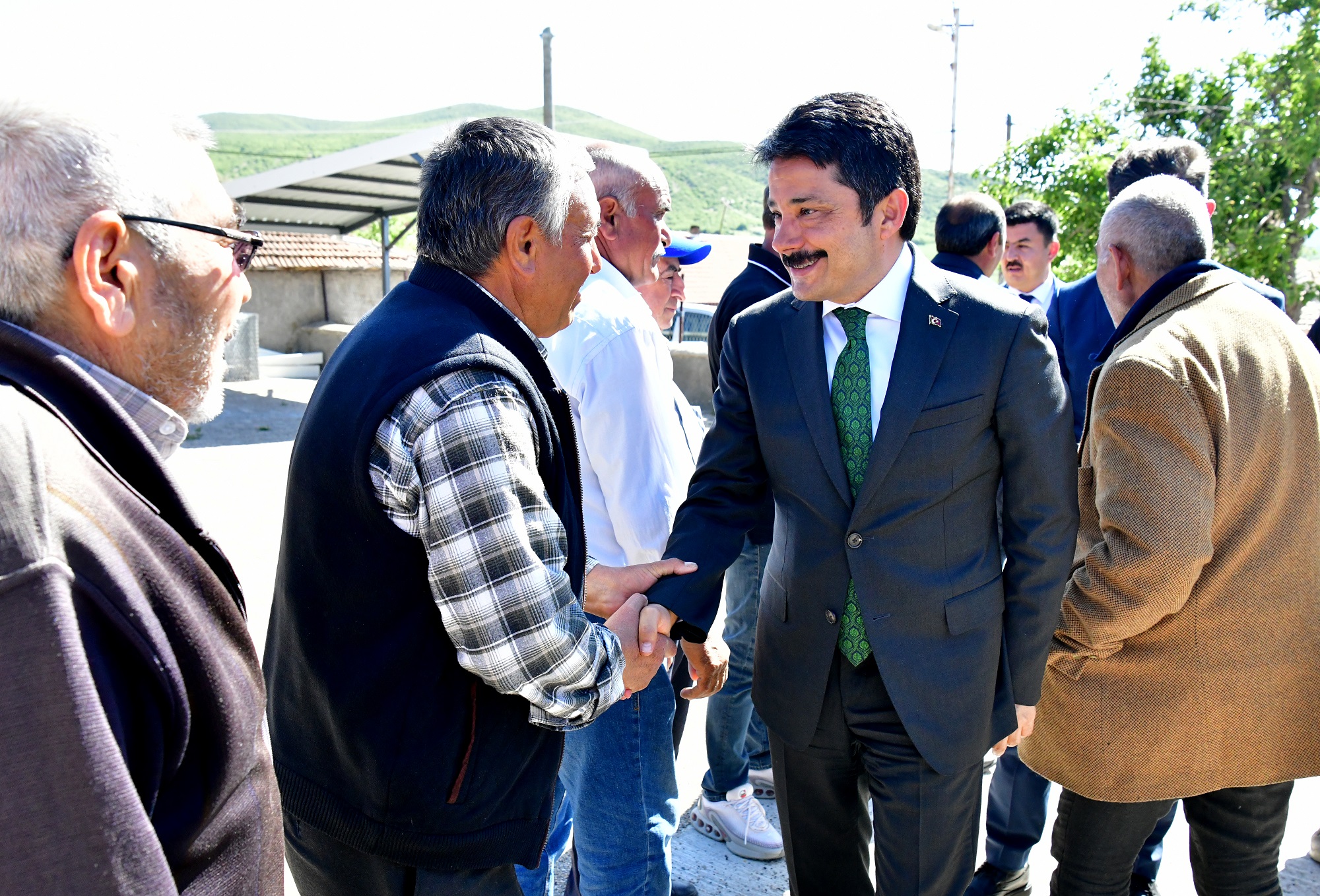 Vali Demiryürek, Muhtarlarla Ve Vatandaşlarla Çözüm Odaklı Buluştu6