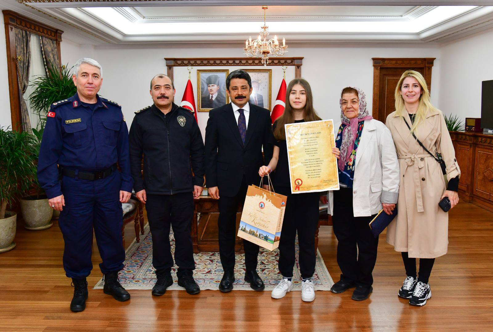 Vali Demiryürek, Trafik Haftası’nda Geleceğin Kalemlerini Ödüllendirdi5