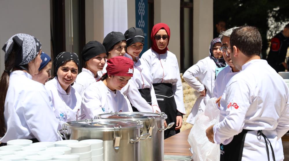 Yöresel Lezzetler Türk Mutfağı Haftası’na ’Ahi Çorbası’ Damga Vurdu