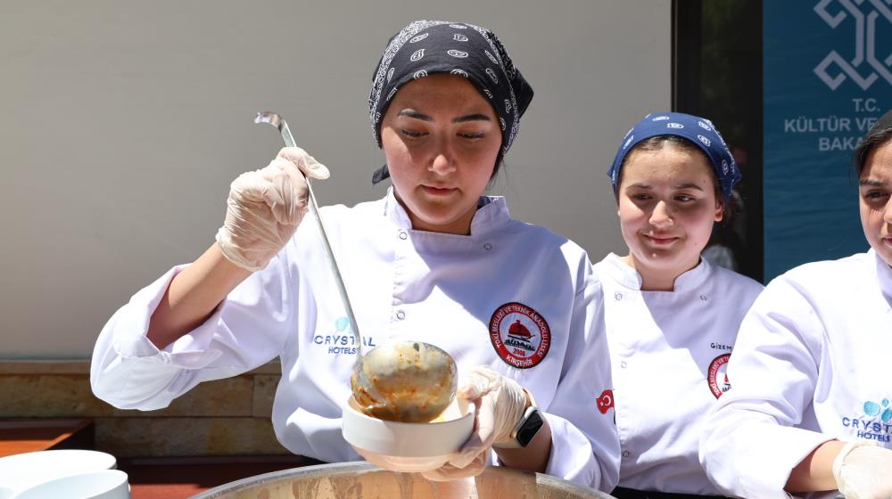 Yöresel Lezzetler Türk Mutfağı Haftası’na ’Ahi Çorbası’ Damga Vurdu1