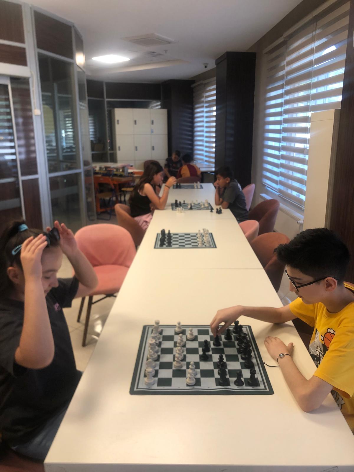 511700576 2433800560340692 712433655030522369 N