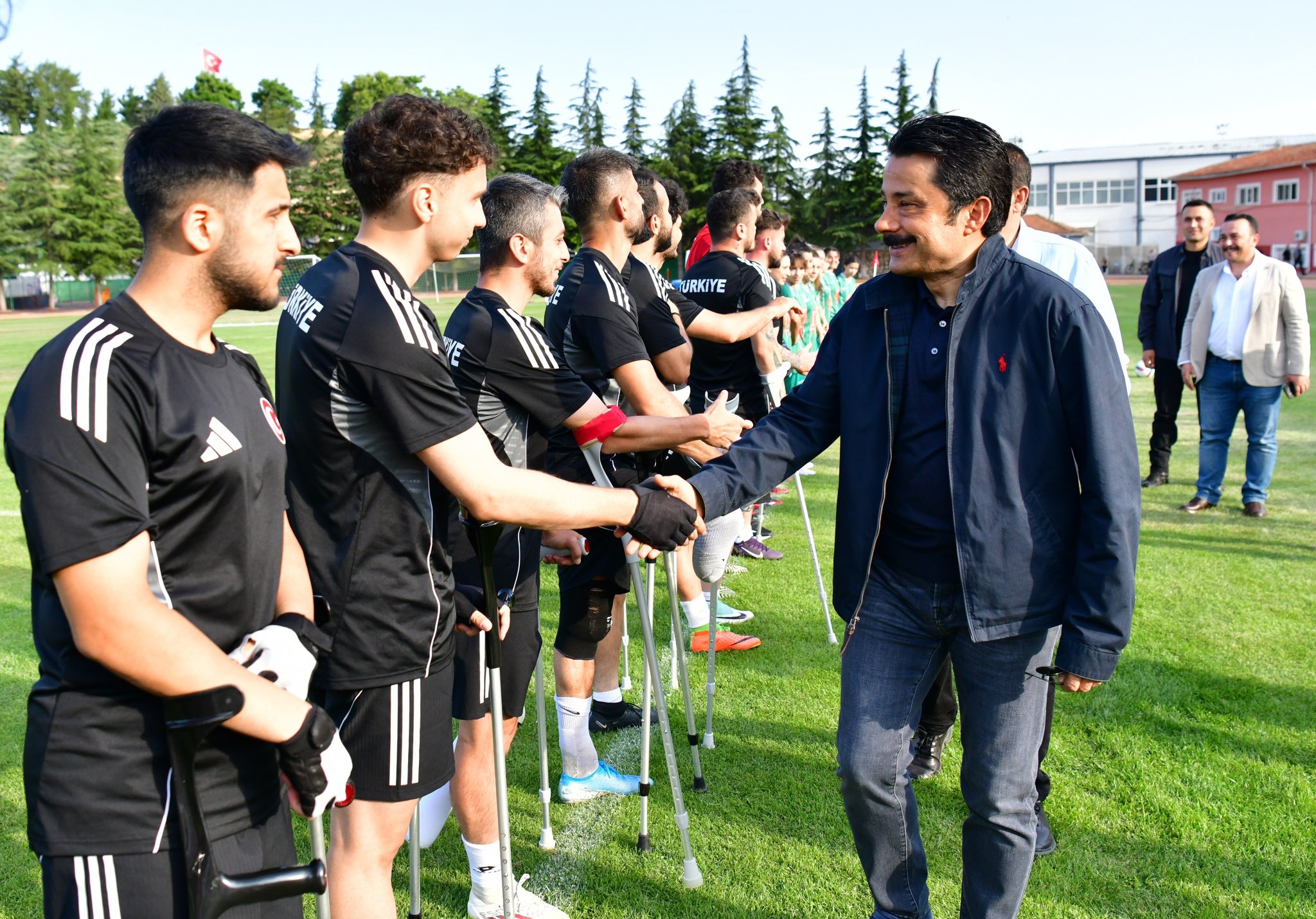 Ahi Stadı’nda Tarihi Karşılaşma (2)