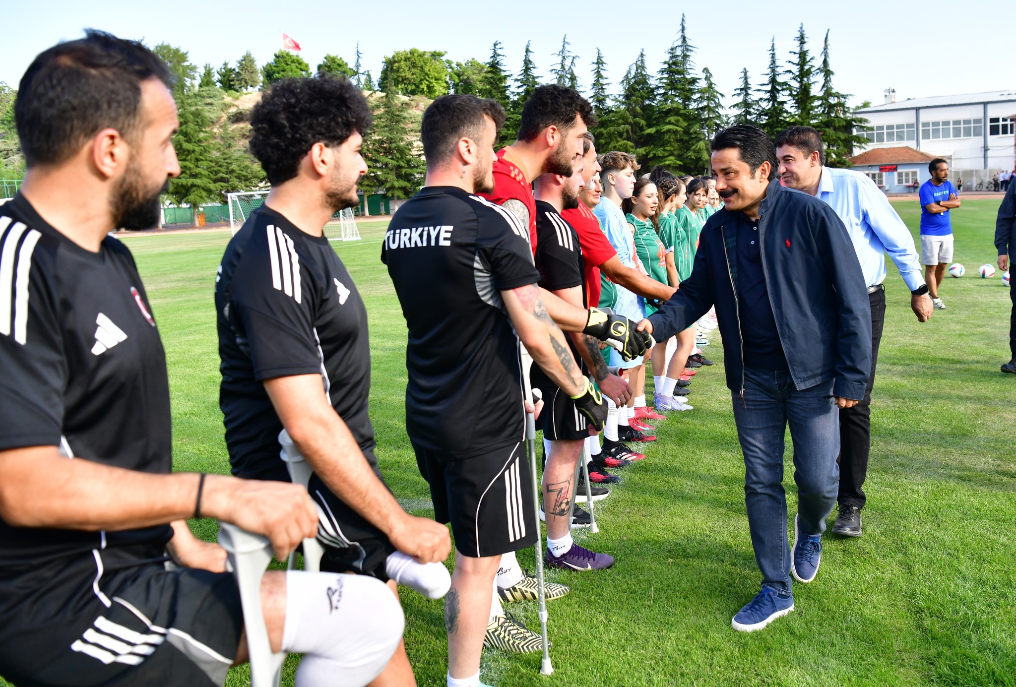 Ahi Stadı’nda Tarihi Karşılaşma (5)